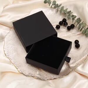 Black Jewelry Gift Box (6)- Sleek Matte Presentation
